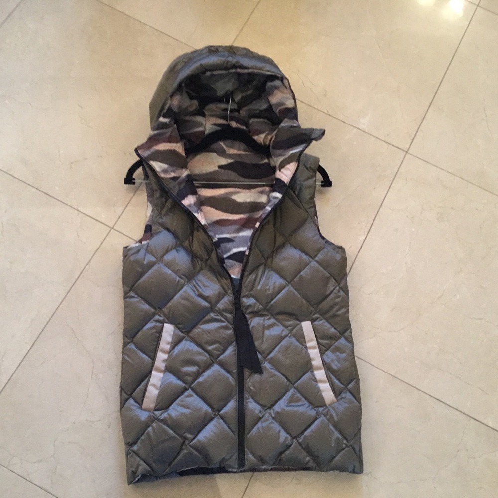 lululemon athletica Olive Green Quilted Hooded Vest with Camo Lining
